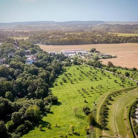 Heinrich Und Rosa In Saale * ナウムブルク