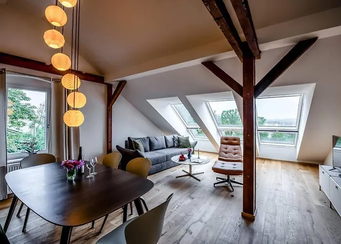 Heinrich Und Rosa In Saale * Naumburg (Saale)